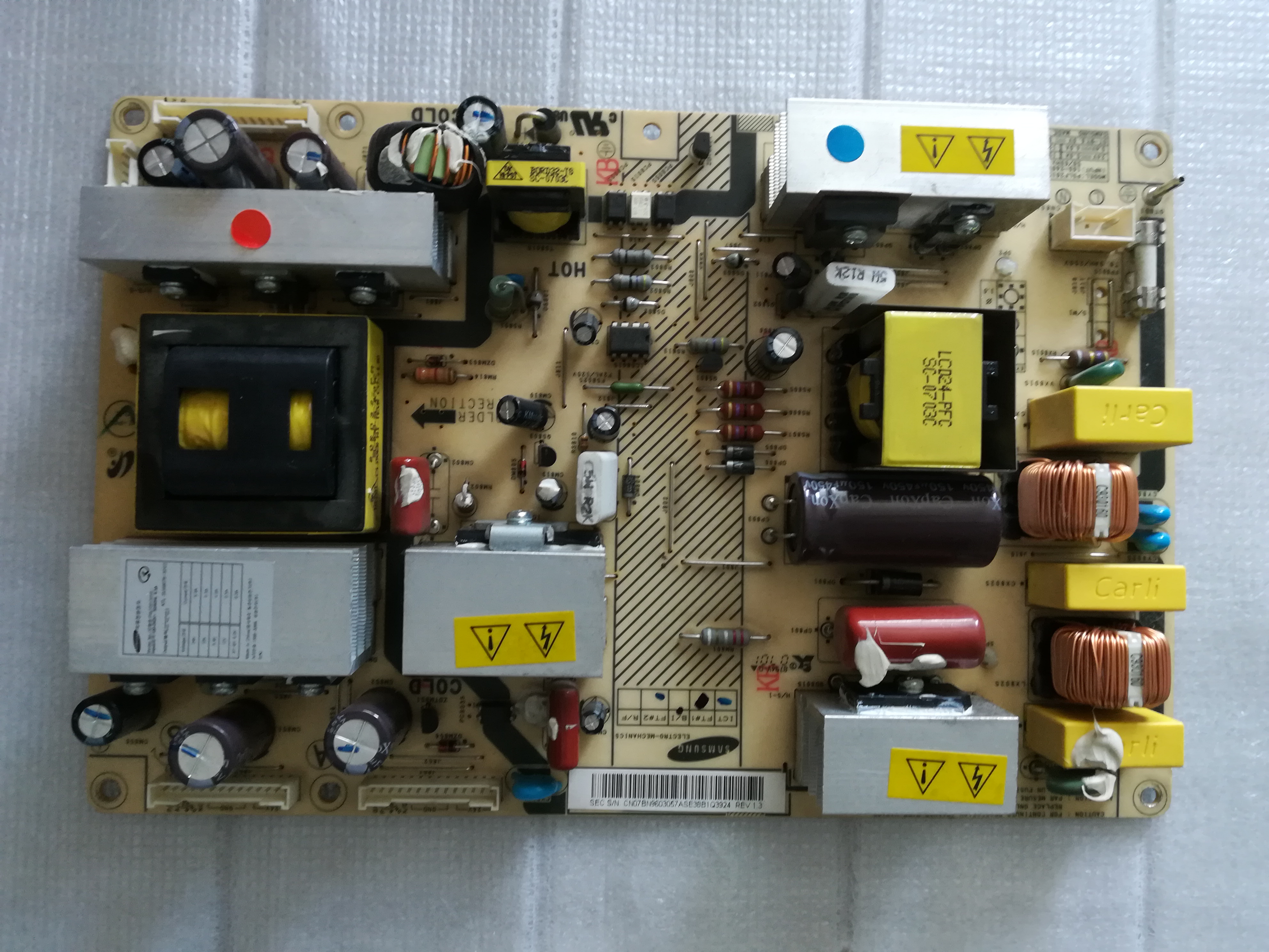 BN96-030057A z Samsung LE32R71B (LE32S71B)