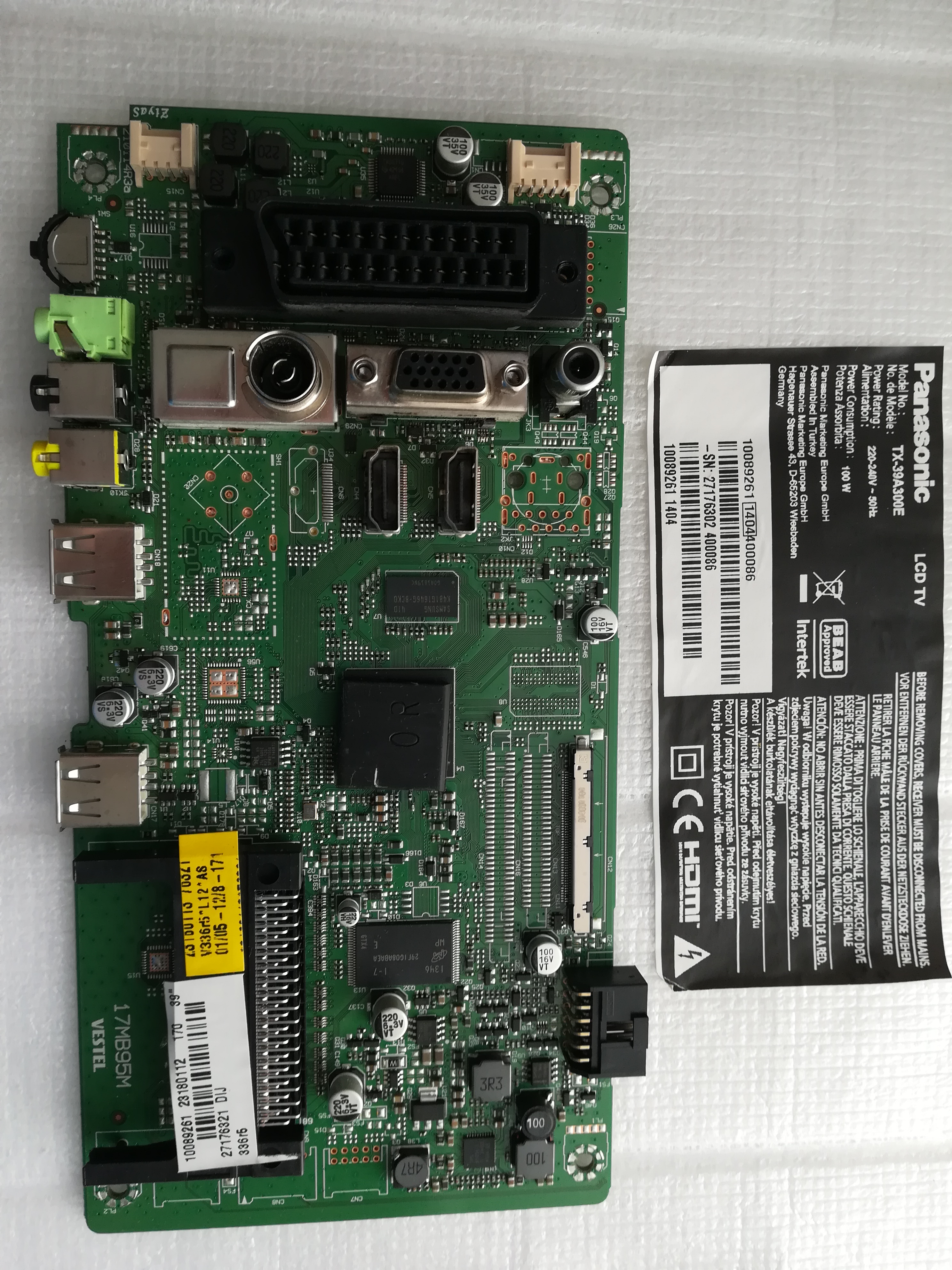 17MB95M 23180112 z Panasonic TX-39A300E